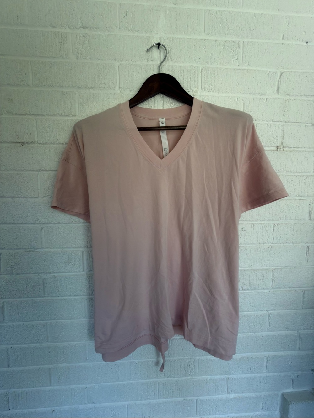lululemon athletica Light Pink V-Neck Short Sleeve Tee